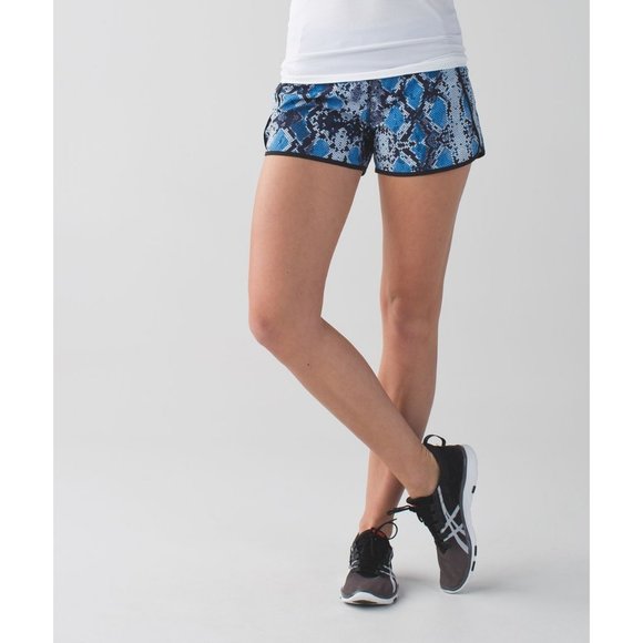 Lululemon size 8 Run Times Short Lined Snake Print Running Shorts - Picture 9 of 10